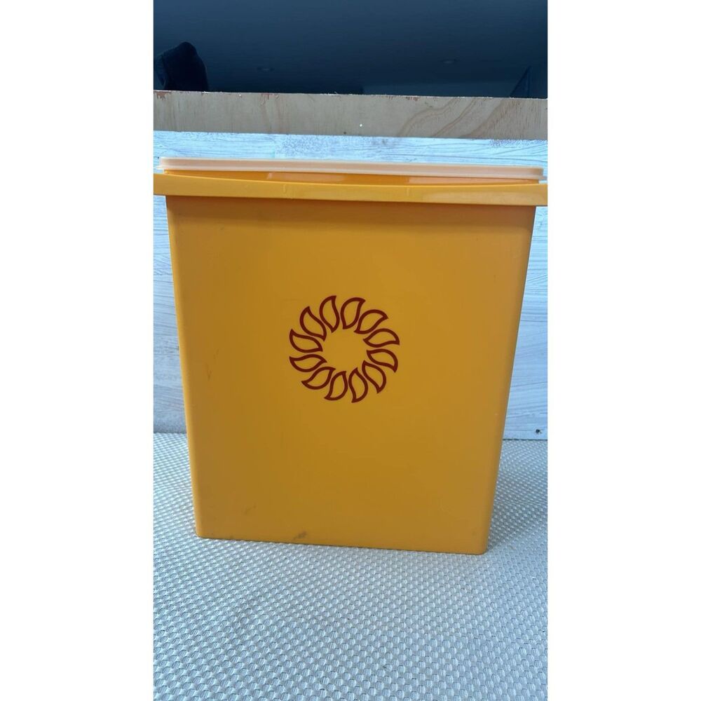 Vintage 70's Tupperware Garage  trash Can 1430 Golden Sun 13 " Tall